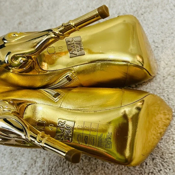 Gorgeous Anna Dello Russo Gold Genuine Leather Ankle Boots Size 40NWOT